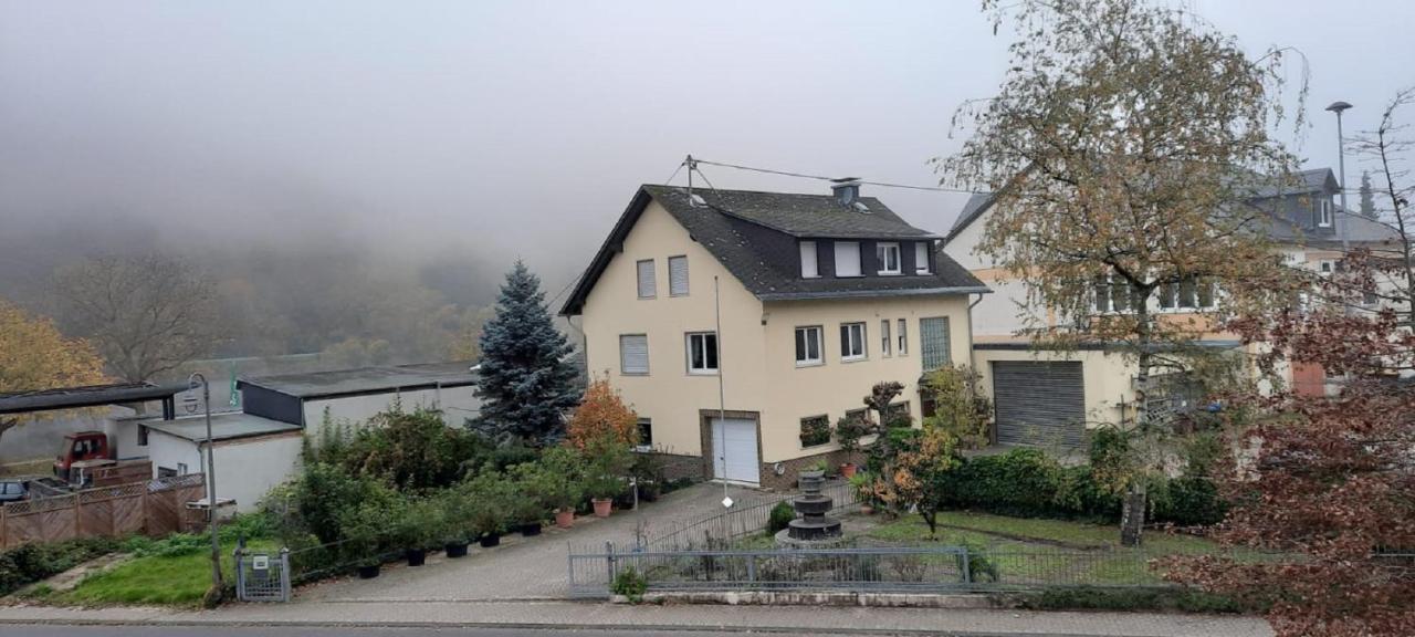 Ferienwohnung „Zur Alten Brauerei“ メセニヒ エクステリア 写真